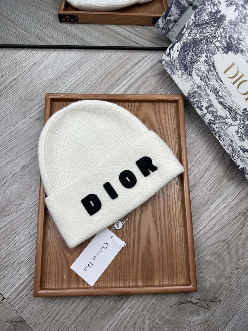 CHRISTIAN DIOR